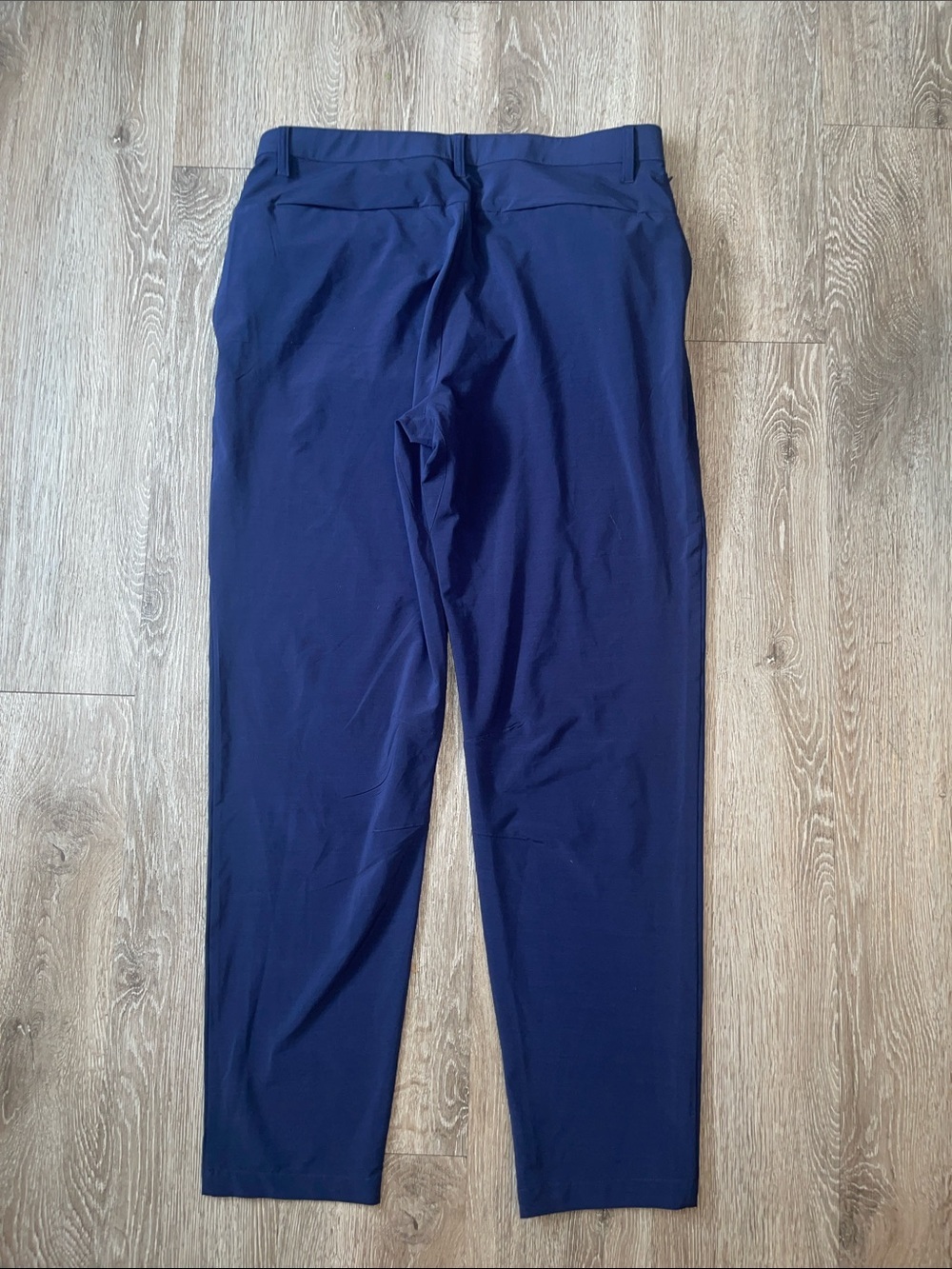 New Fabletics The Only Pant navy blue stretch large water and wrinkle resistant - Picture 6 of 7